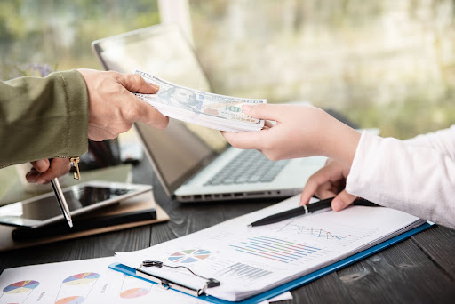 Perbedaan Obligasi Premium dan Diskonto dalam Utang Obligasi